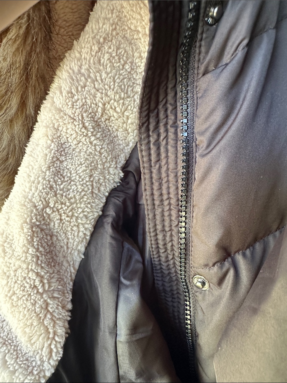 Ralph Lauren Women's Black Quilted Down Coat with Faux Fur Trim Hood - Picture 15 of 16